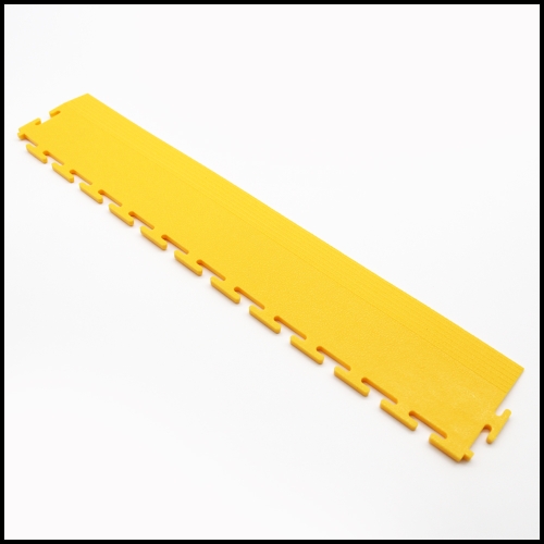 Ramp suitable for studded or structured PVC click tiles